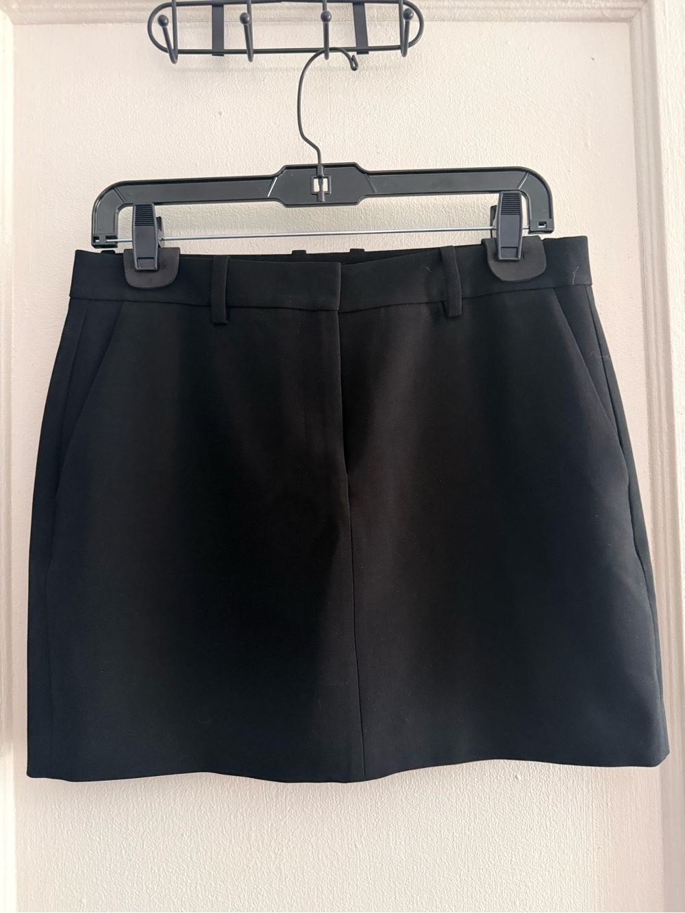 Theory Black Tailored Mini Skirt Career Work wear size 4 - Picture 2 of 5